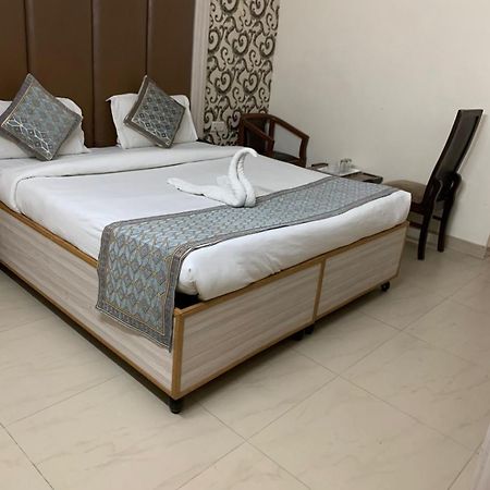 Hotel Star Palace - Near Karol Bagh Metro Делі Екстер'єр фото
